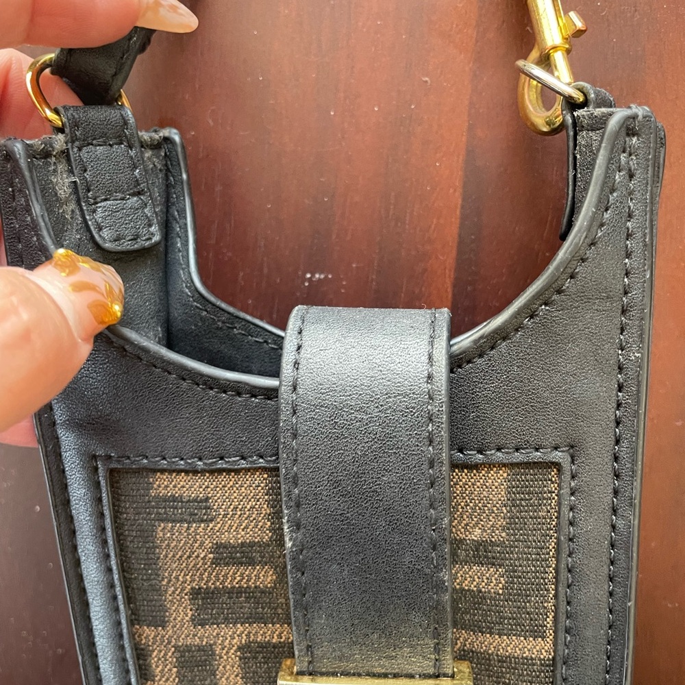 Fendi Black and Gold Designer Bag - Picture 13 of 15